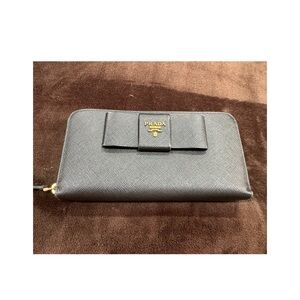 Prada Black Saffiano Wallet with Bow Accent NWOT